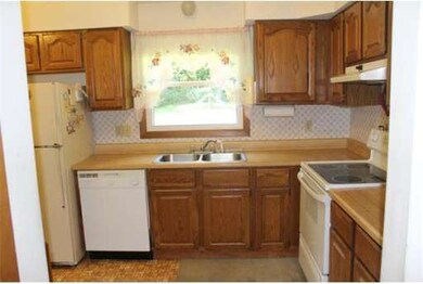 175 Reservoir St, Holden, MA 01520 - photo 7