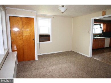 6526 Palm Rd, Zionsville, PA 18092 - photo 5