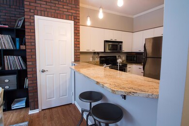 Eat-in Kitchen