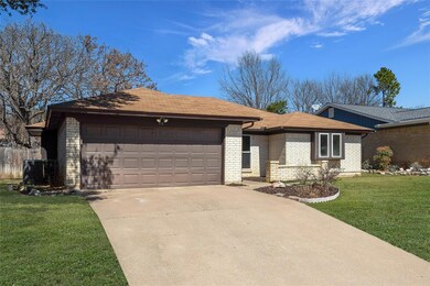 713 Morning Glory Ln, Bedford, TX 76021 - photo 2