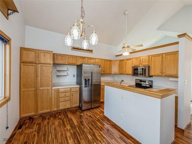 335 NE Whitetail Ln, Waukee, IA 50263 - photo 6