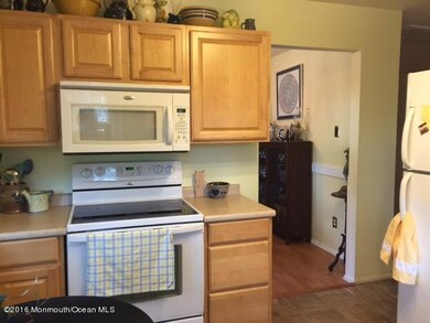 Newer Eat-In-Kitchen