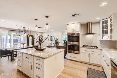 06 Kitchen
