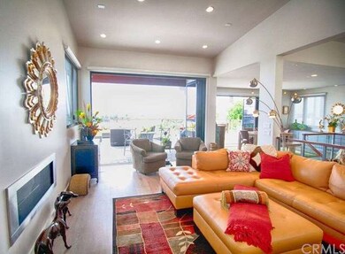 You can watch TV, the fireplace and the ocean with