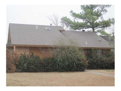 1211 N Oklahoma Ave, Shawnee, OK 74801 - photo 2