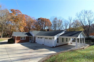 230 Valley Stream Rd, Statesville, NC 28677 - photo 3