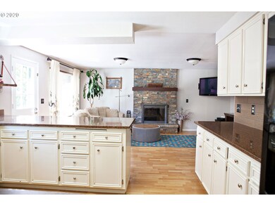 1822 Happy Ln, Eugene, OR 97401 - photo 4