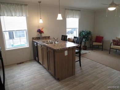 Great island for entertaining...All blinds & curtains included...