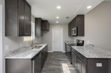12-web-or-mls-6013 Colton Blaine Ct-07