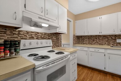 5339 Yorkshire Village Ln unit C28, Columbus, OH 43232 - photo 6