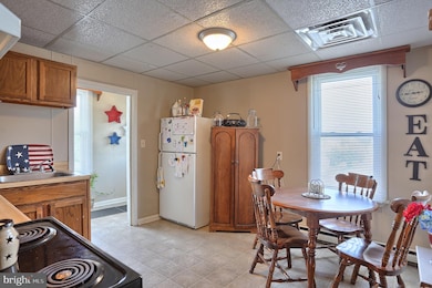 44 N Chestnut St, Palmyra, PA 17078 - photo 4