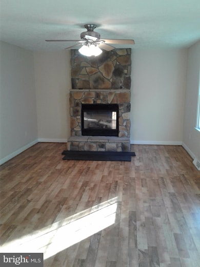 143 Southridge Dr, Berkeley Springs, WV 25411 - photo 2