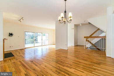 12017 Insha Ct, Reston, VA 20191 - photo 6