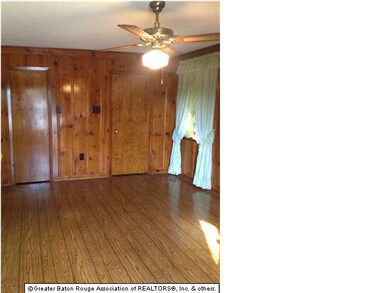 dining area w/ doors to pantry and laundry room w/