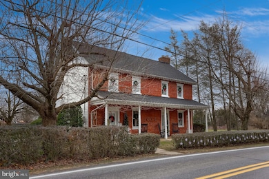 39 N Maple Ave, Leola, PA 17540 - photo 2