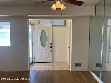 17 Leo St unit A, Staten Island, NY 10314 - photo 5