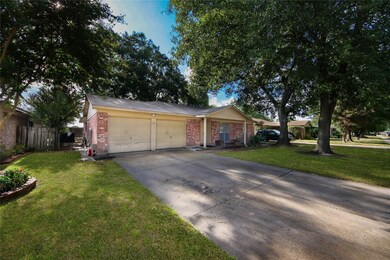 8914 Sunnywood Dr, Houston, TX 77088 - photo 3