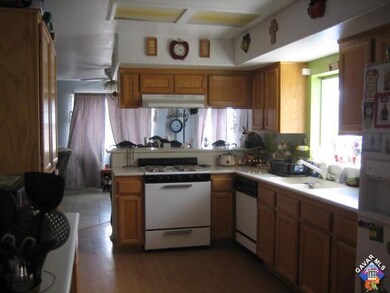 3271 Emerald St, Rosamond, CA 93560 - photo 3