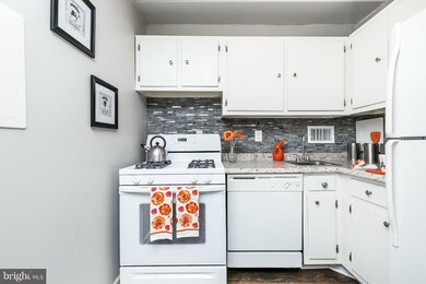 6011 Emerson St unit 111, Bladensburg, MD 20710 - photo 4