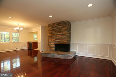 6712 Tahalla Dr, Alexandria, VA 22306 - photo 2