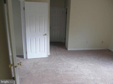 906 Portia Ct, Hyattsville, MD 20785 - photo 2