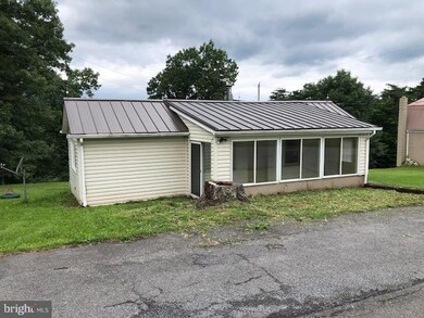 1065 Black Oak Rd, Warfordsburg, PA 17267 - photo 3