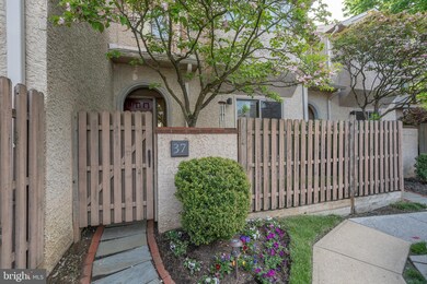 37 Greythorne Woods Cir unit 37, Wayne, PA 19087 - photo 2