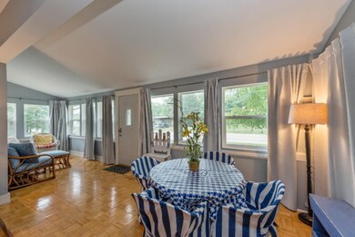 11_326SWhittakerSt_369_DiningArea_HiRes