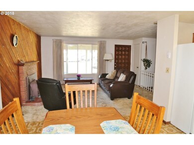 Living Room/Dining Room