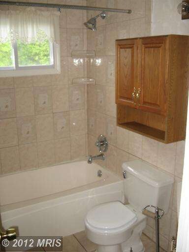 210 Charles Rd, Linthicum Heights, MD 21090 - photo 6