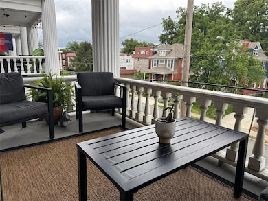 311 E 43rd St unit 2W, Kansas City, MO 64111 - photo 2