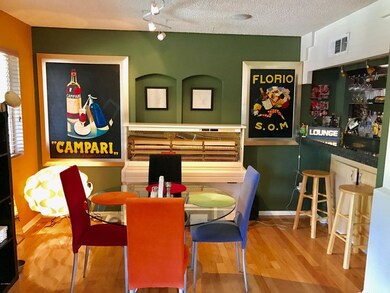 DINING/BAR