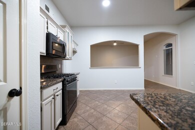 748 Desert Sage Dr, Horizon City, TX 79928 - photo 3