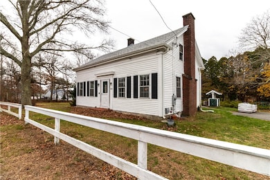 929 Crandall Rd, Tiverton, RI 02878 - photo 2