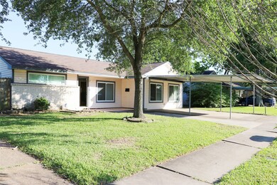 10334 Southport Dr, Houston, TX 77089 - photo 3