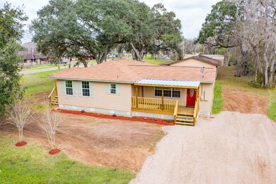 202 Avenue I, Brazoria, TX 77422 - photo 2