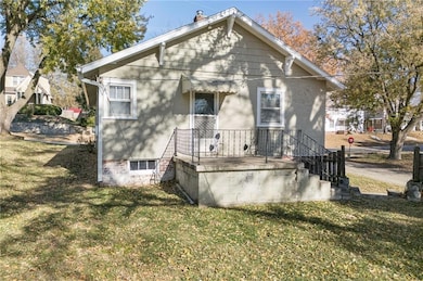 2816 Sherman Ave, Saint Joseph, MO 64506 - photo 4