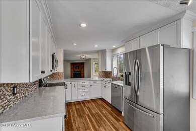 13Kitchen