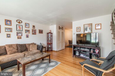 2877 Tremont St, Philadelphia, PA 19136 - photo 3