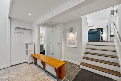 30 Foyer