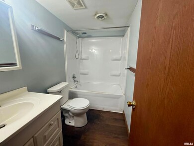 3553 Kimberly Downs Rd, Davenport, IA 52807 - photo 4