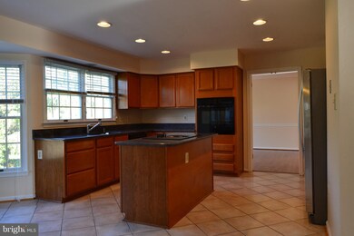 8111 Mike Shapiro Dr, Clinton, MD 20735 - photo 7