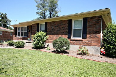 8303 Saint Armands Ct, Louisville, KY 40219 - photo 3