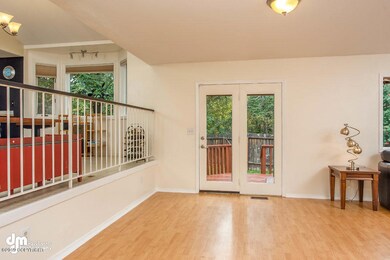 Living Room_9220-SMALL