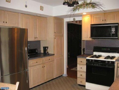 3975 Countrywood Ln, Hatboro, PA 19040 - photo 4