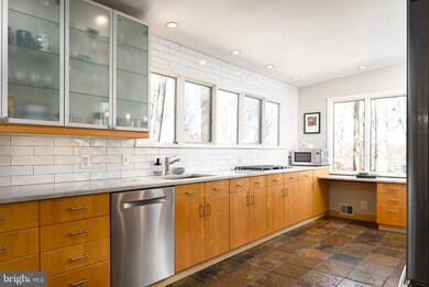 6375 Dockser Terrace, Falls Church, VA 22041 - photo 7