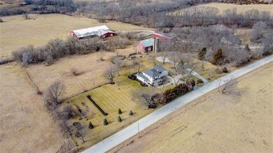 19810 S Hedge Ln, Spring Hill, KS 66083 - photo 4