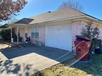 1705 Liberty St, Bonham, TX 75418 - photo 3