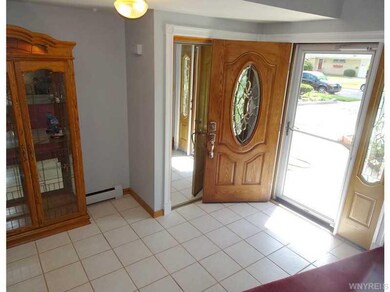 Foyer.