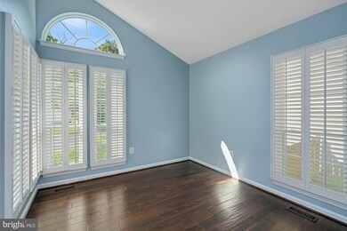 1645 Nordic Hill Cir, Silver Spring, MD 20906 - photo 4